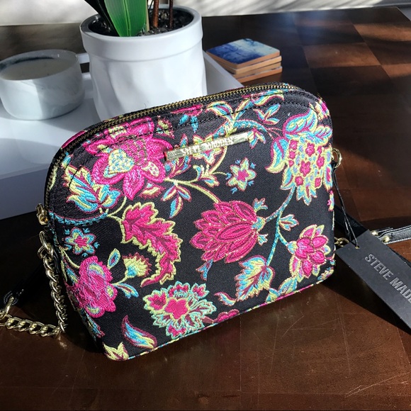 Steve Madden Handbags - STEVE MADDEN Pink BMarylin Crossbody 🌺